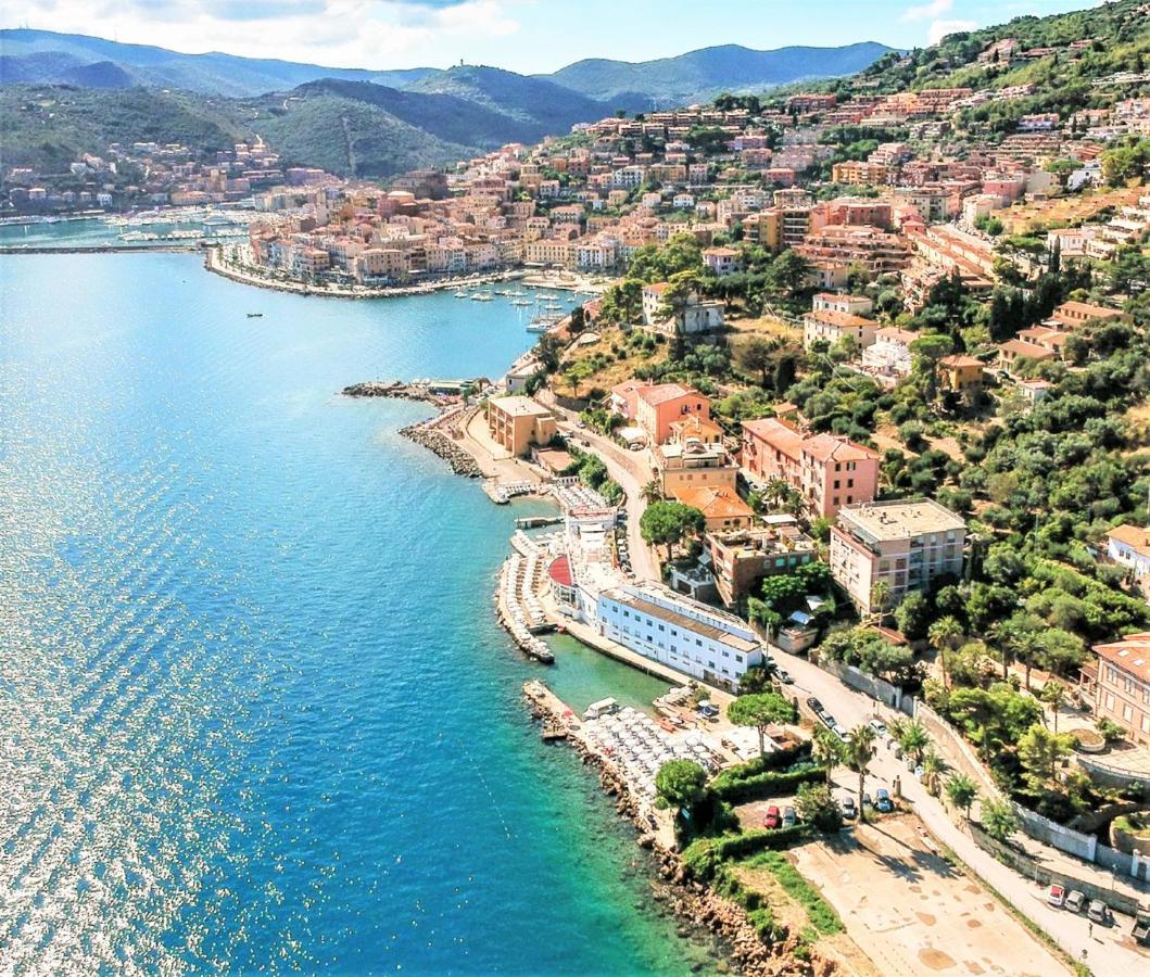 Hotel La Caletta Порто Санто Стефано Екстериор снимка